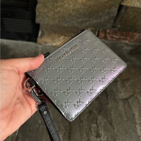 NWOT Michael Kors Logo Patent Leather Card Case Wallet Wristlet - Picture 11 of 13